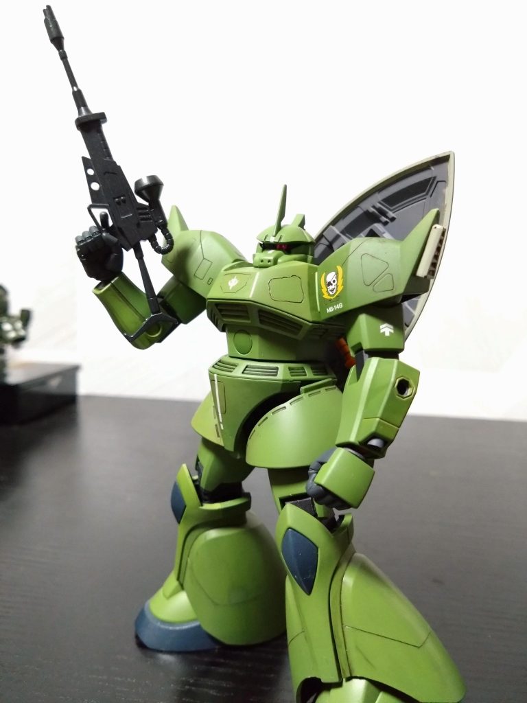 左腕にグレネード