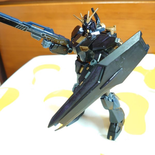 νガンダム(バンシィ風カラー)