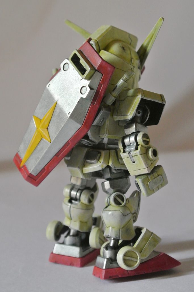 いつもの黒立ち上げで内部メカとシールドはギラギラ使用です。