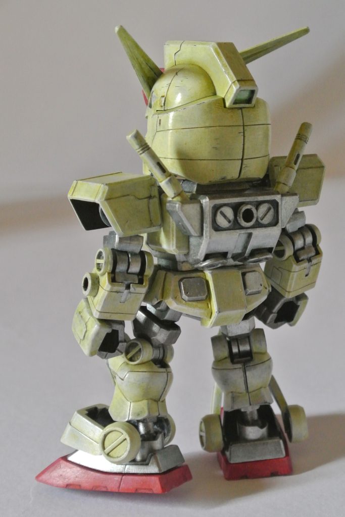 シルバーの部分はさりげなく差し色に100円ショップ水彩(いわゆる普通の絵具)ブルーメタリックの水溶きでコート。少し青みを出してます。