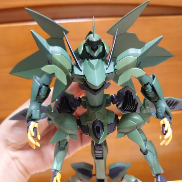 ヴェイガン製試作大型MS ガザード