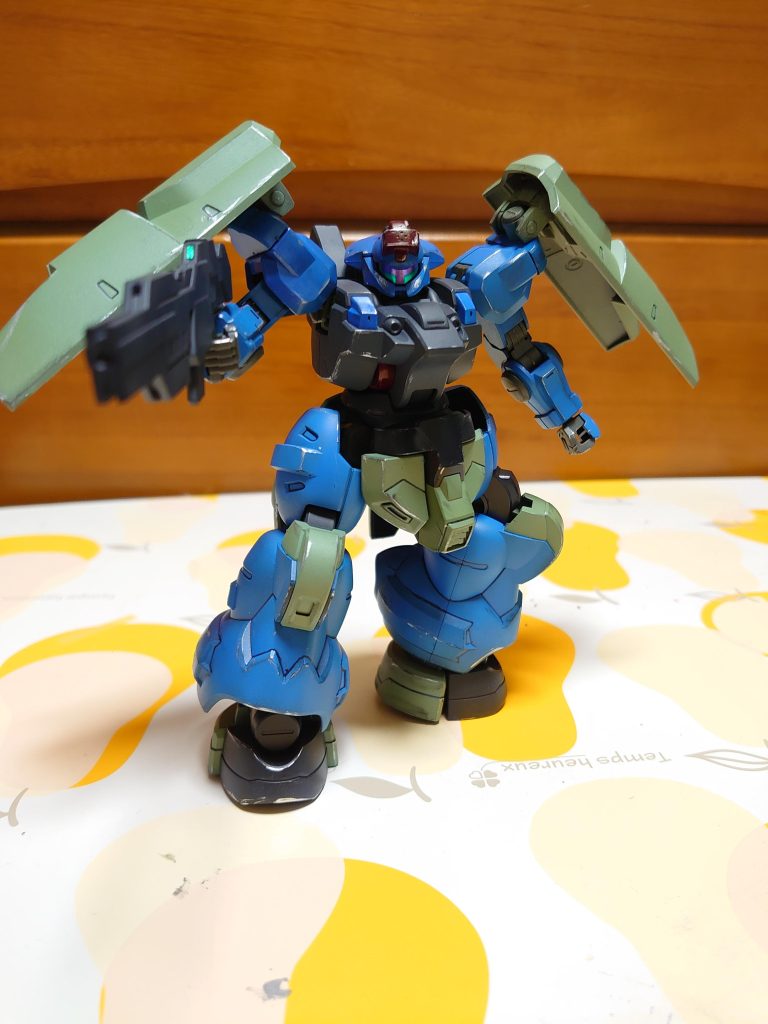 白いMS、奴は私が撃たねばならん！