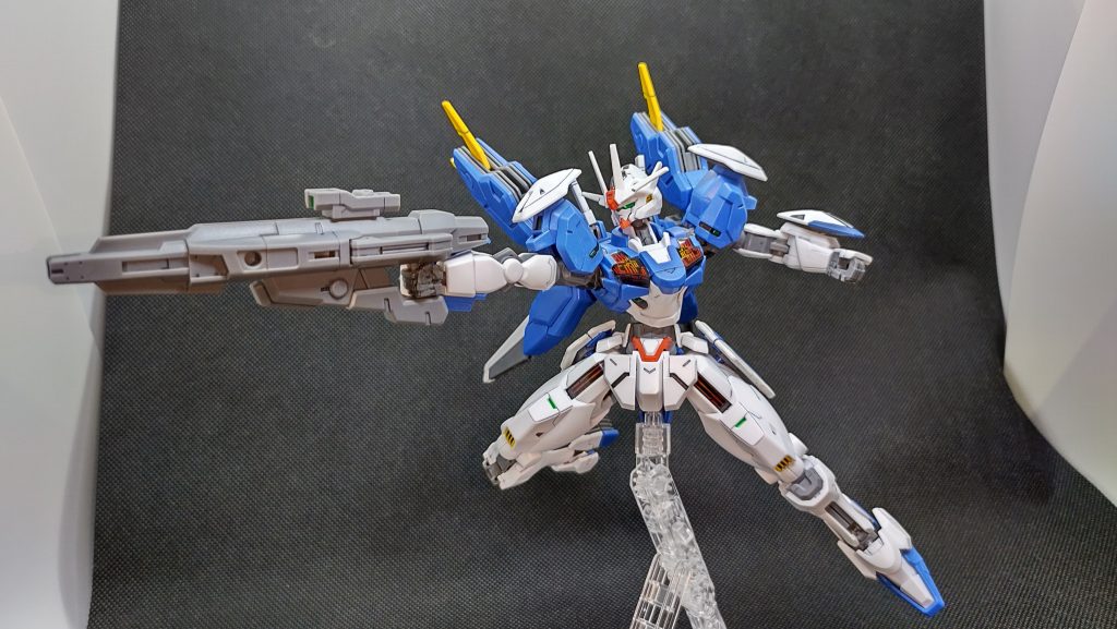 ガンビットフォームで。こう見ると、ライフルはえらくゴツイです。