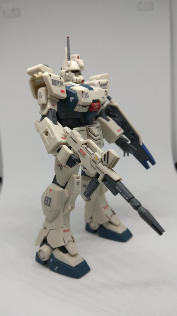 本当は、スジ彫り等パネルラインの追加等出来れば良いのでしょうが、技術の無い中でも、自分としては満足できる仕上がりになりました。見ていただける方で、気に入ってくださる方がいれば幸いです。よろしくお願いいたします。