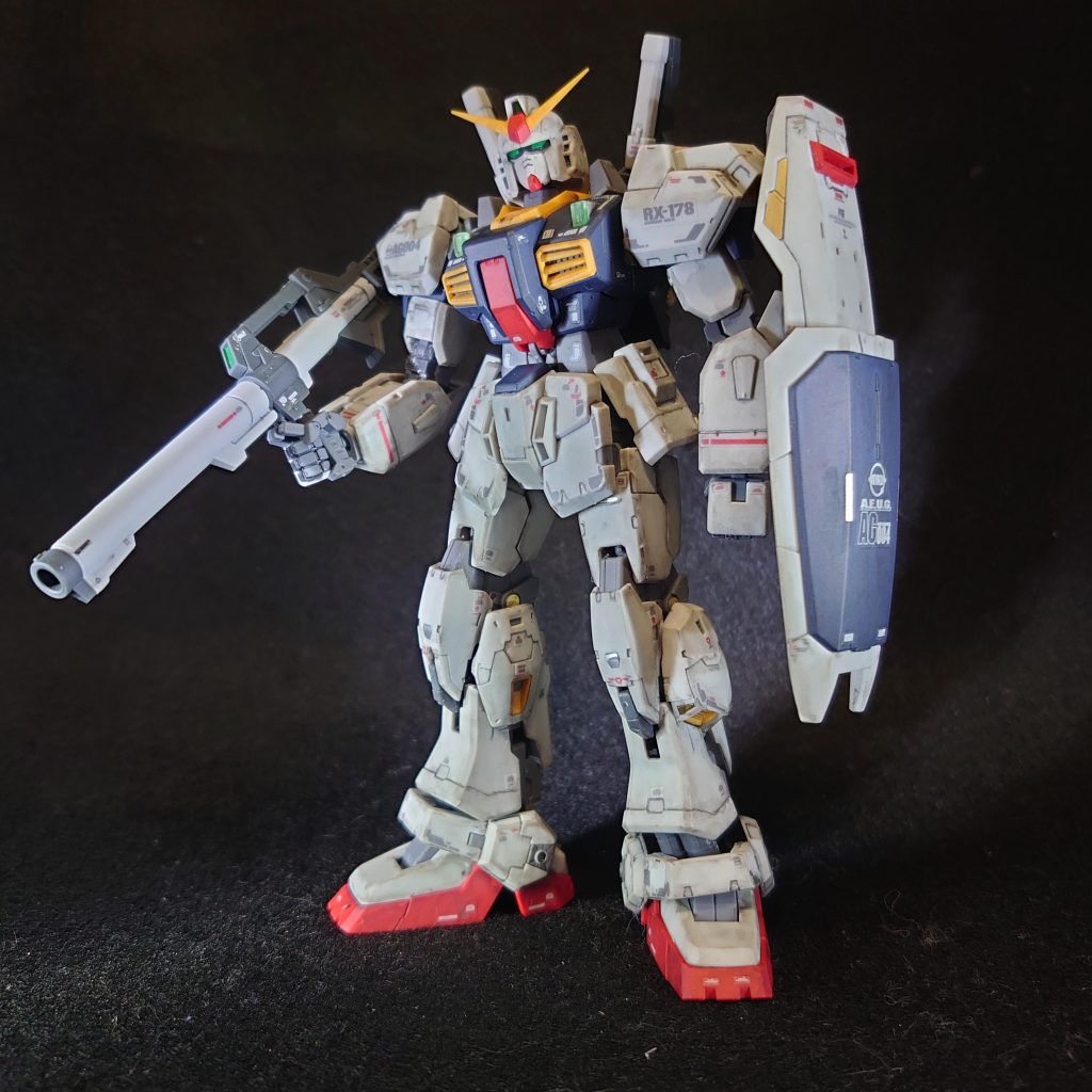 私のイメージでは、MkⅡはやはりバズーカなんですよね。なので他の武器は作ってません。まぁ、スーパーガンダム目的なのもありますが。