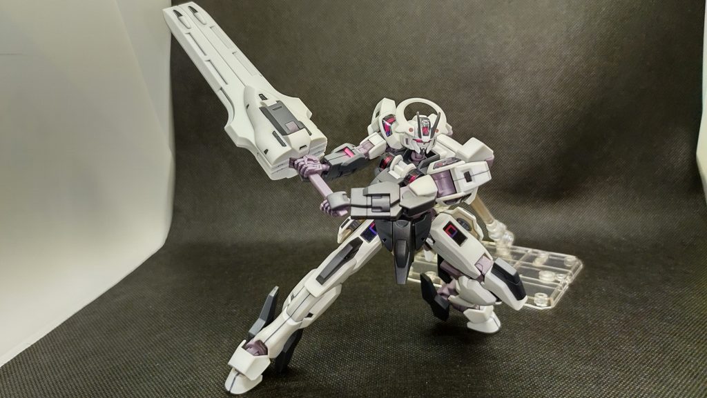 ガーディアン·シースで。こうやって大剣振り回してるポーズやってると、モンスターのハンターやってたときのことを思い出します。私は大剣使ってましたので。