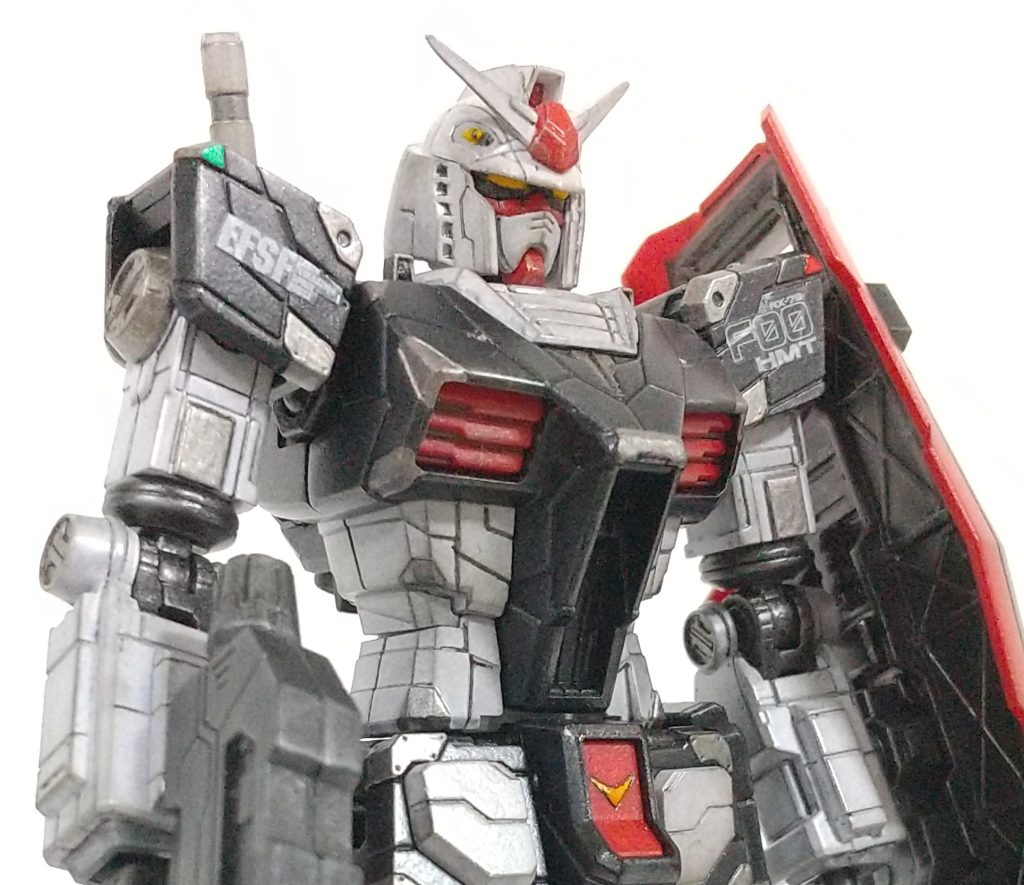 今年の3月に横浜ガンダム初体験したのですが…入場特典の1/200ガンダム配布の終了直後で超ショック(いい歳してw)受けたことも良い？思い出です。最後までお付き合い頂き、ありがとうございました。