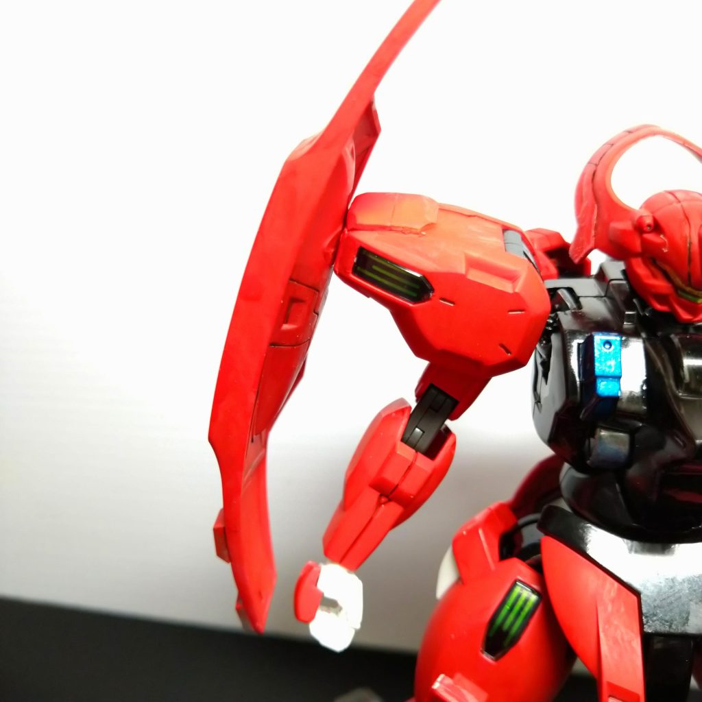 カチっとひっつきます。割りと磁力強いので角度も自由自在です(*^^*)