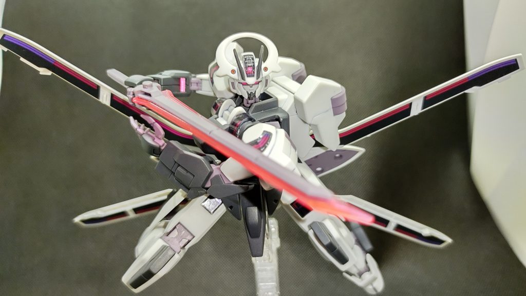 兄弟喧嘩のラスト、刺突の再現を。両手持ちは無理でしたが、可動はかなり優秀です。