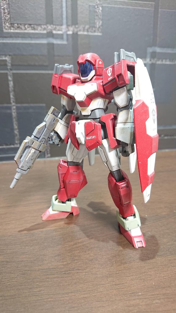 今回は赤系でオリジナルカラーに仕上げました。恐らく今後もオリジナルカラーしかやりません。俺モビルスーツを作っていきたい所存。以前作ったジムキャノンと大分被っていてもうちょい変えれば良かったですかね。