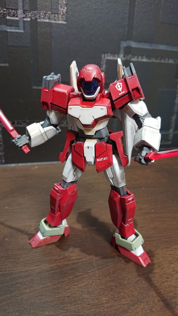 今回も全て缶スプレー塗装をしております。T:タミヤ     C:クレオス装甲赤:C 赤色2号(あずき色)装甲薄緑:C MSグリーン装甲濃白:T マットホワイト装甲、フレーム黒:T ジャーマングレイ武器、バーニア部分:T ライトガンメタルその他一部ガンダムカラーペンを使用つや消し仕上げそれではまた。