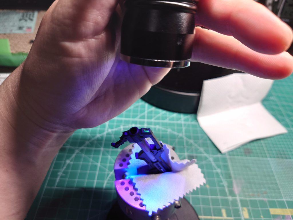 カメラ、センサー部はメタリックシールの上からUVレジンでレンズ感出してます。最後までご覧頂きありがとうございます( 'ᢦ' )