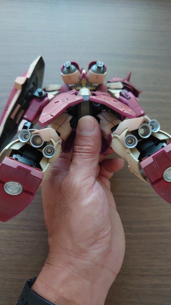 バーニア裏の塗装は暑くて断念 