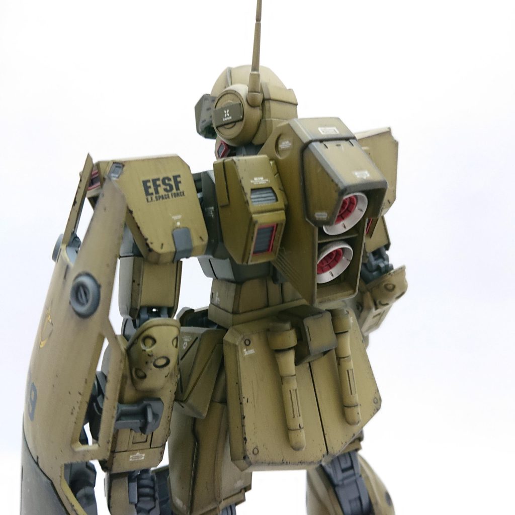 バーニアにメタリック色を使用するのはあまりなかったのですがチタンカラーでアクセントを。