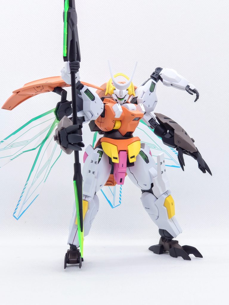 昆虫らしい手脚6本の状態にも出来ます。