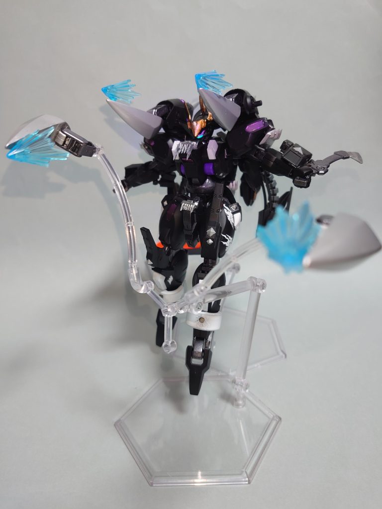 そして、ファングブースターはその名の通り打突武器として射出して攻撃することができます。気分は「行くのだぁ！ファングぅ！」です