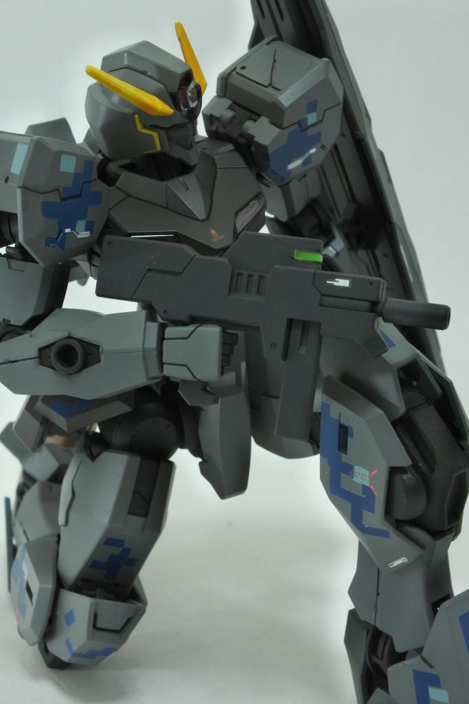 ビームカービンのセンサーはクリアパーツ化(ベギルペンデのサーベルランナーを活用)。