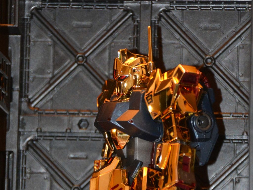 横顔もイケメンですね。3時間+追加1時間の4時間でしたが楽しい時間でした。懐には厳しいキットですが。ホビーハイザックも衝動買いしたので家に早く帰りたいよー