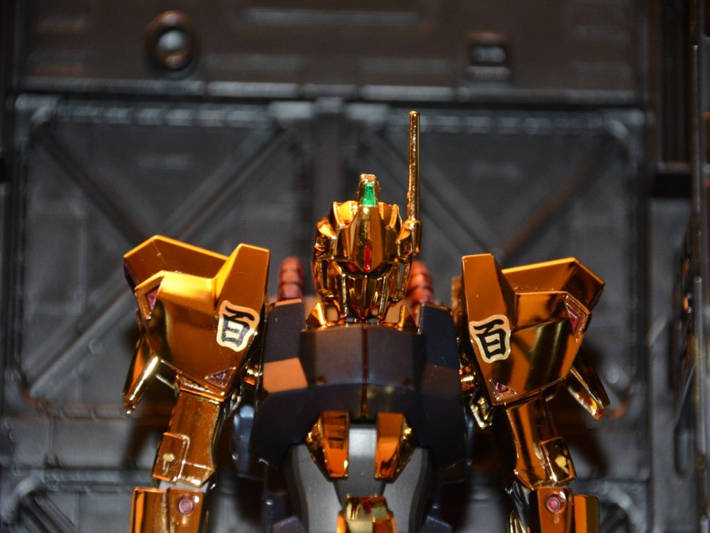 メッキなのでヤスリできないからニッパー大事ですね。サイドFの工具は良い物でした。キットがアンダーゲートも多く巣組でもきれいですね。