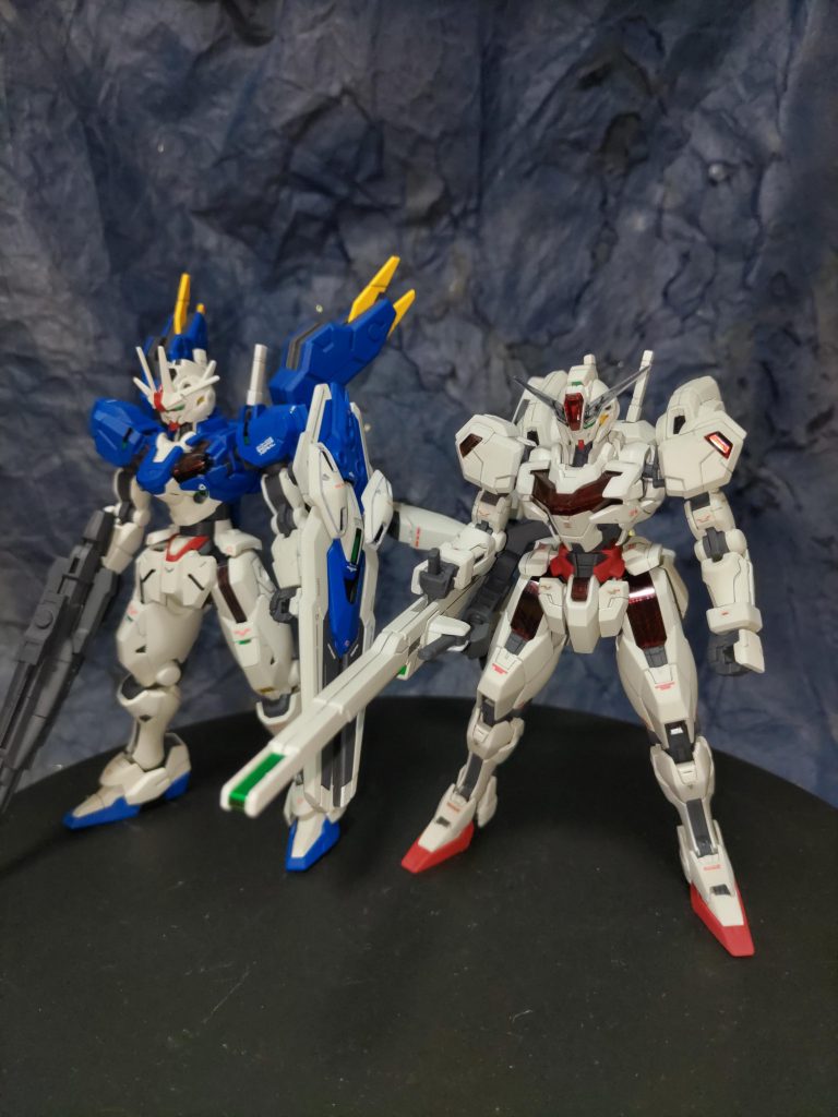 ガンダムエアリアル改修型とツーショット