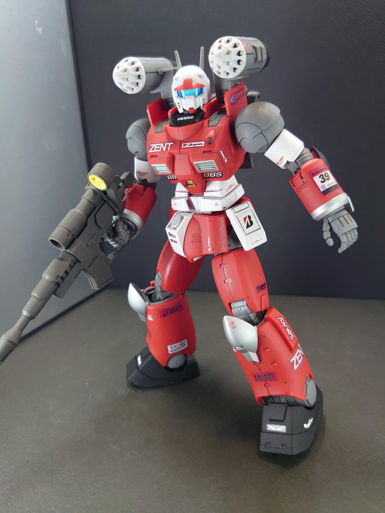 ZENT Supraのカラーリングになるように、メインのレッド以外を部分塗装し、スポンサーロゴのデカールを自作しました。