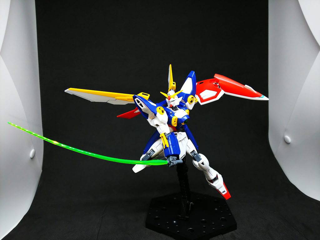 「主武装」とされているバスターライフルがロマン武器なせいで、こちらを使っている機会が多い印象のビームサーベル。