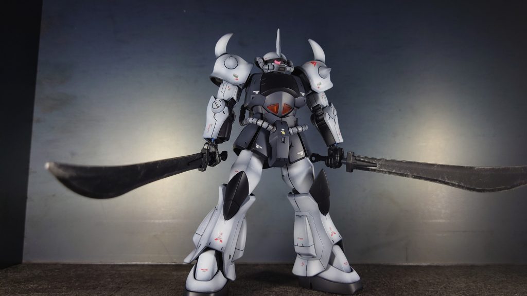 ヒートサーベルは鉄の感じにしたかったので黒サフにエナメルでウエザリングしてます。