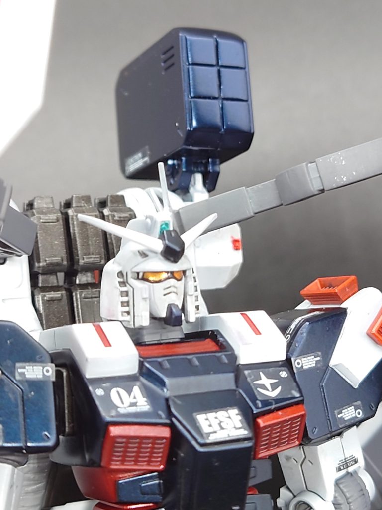 カラーリングは、プレミアムブルーブラックや、プレミアムパールレッドなど使用。白いパーツはグラデーション塗装を意識しました！