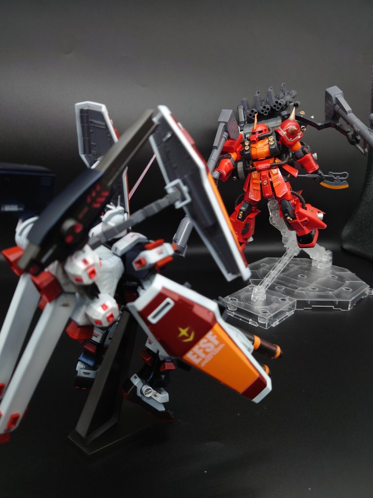 以前に作った、サイコ・ザクと一緒に戦闘シーンImageの写真も撮ってみました！