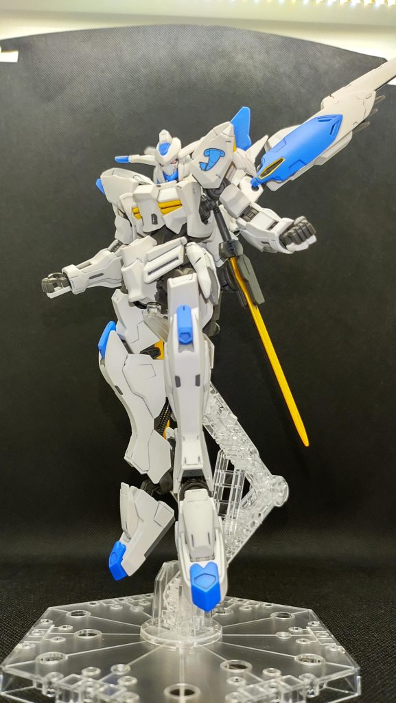 マクギリスが乗ってからの初登場シーン。平手がないのが悔やまれますが···