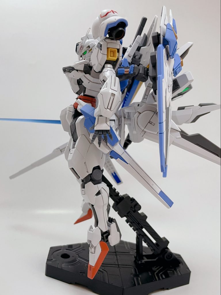 平手はジャンクパーツの指先をけづって尖らせたものを使用