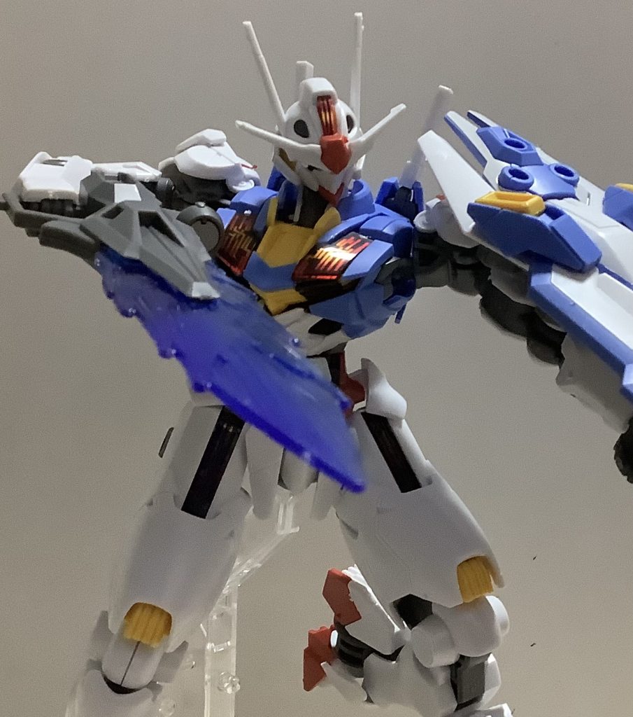 ビームソードを構えて。