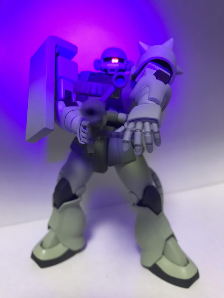 なので蛍光ピンクで塗装し直してやりました