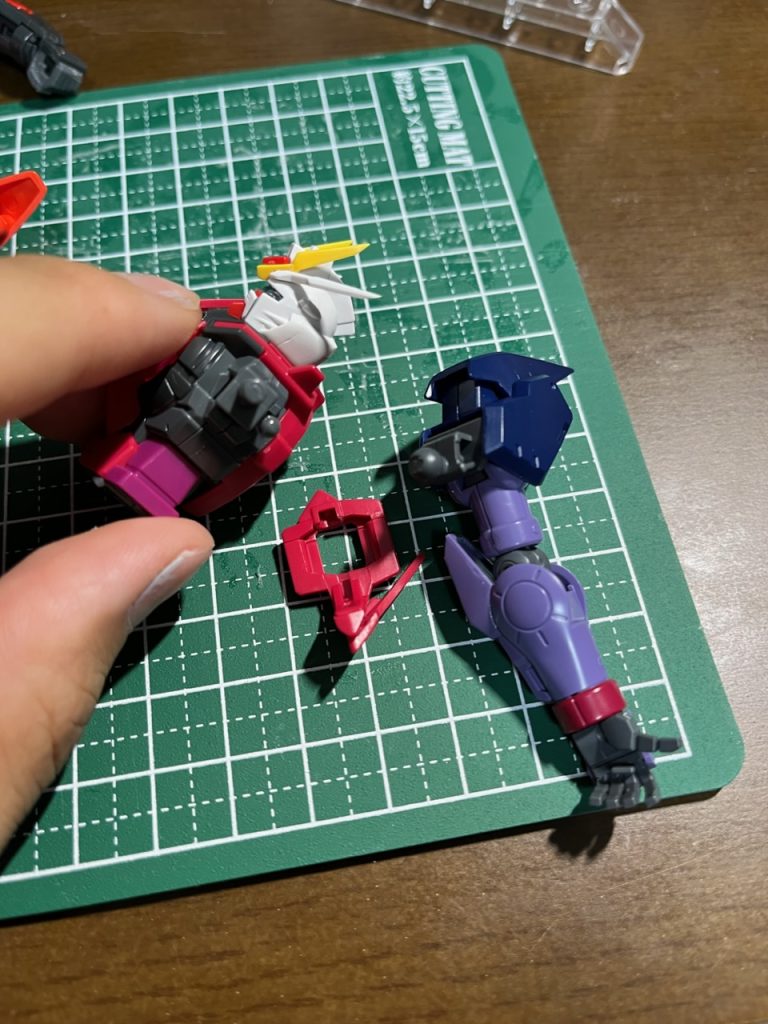 胴と腕接続は大幅に改造しました。