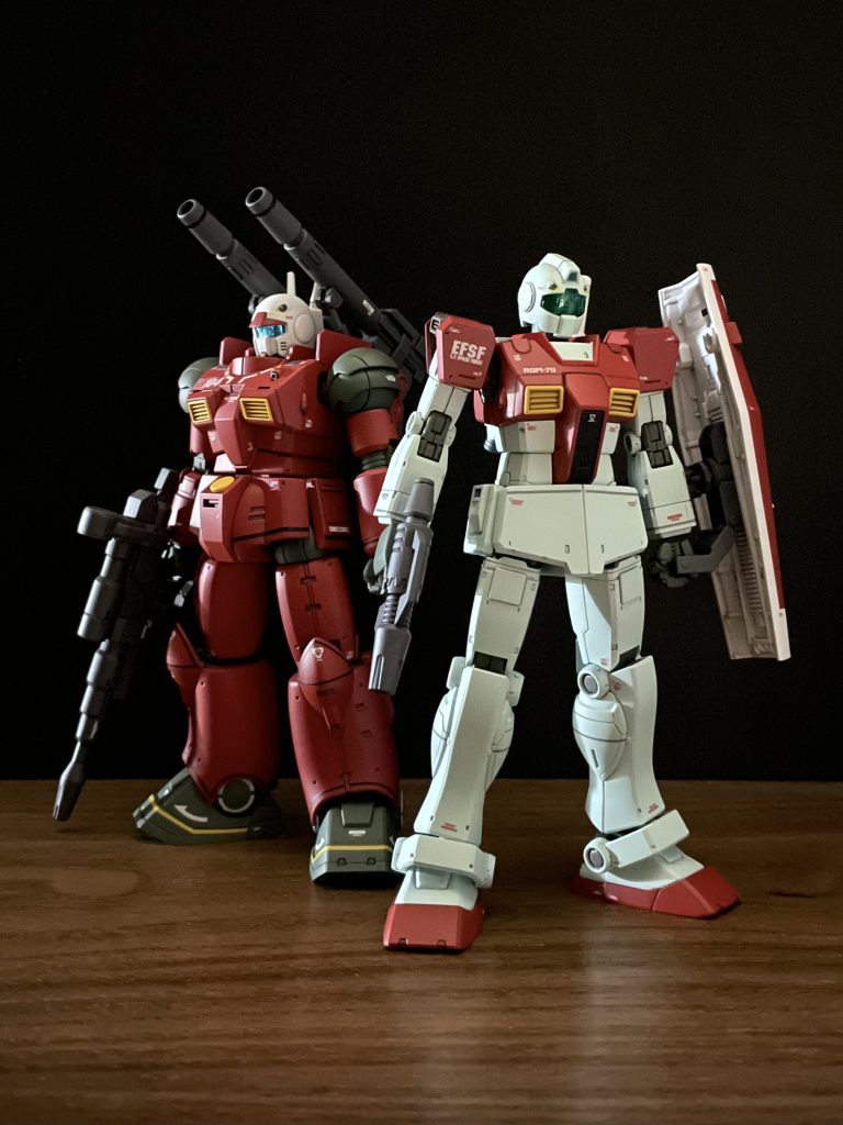 ドアン版ガンキャノンと。最近はデカール作業時にラインマーキングをどこかに入れたいと思ってしまうので、リアルタイプを参考にさりげなく入れてみました。