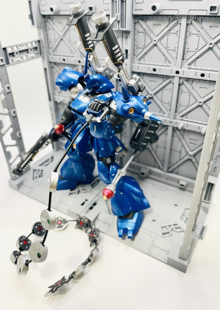 100均のディスプレイベースにて