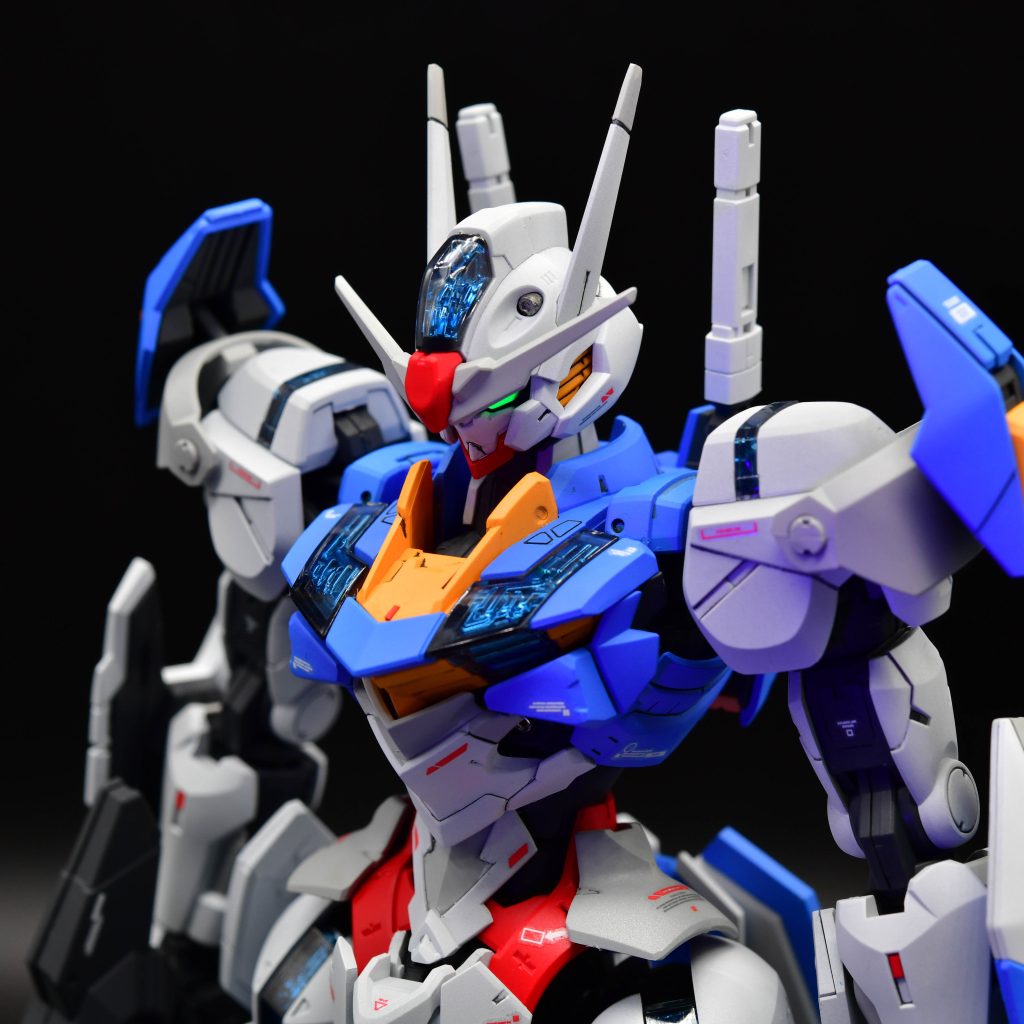 市販の水転写デカールを控えめに貼りました。