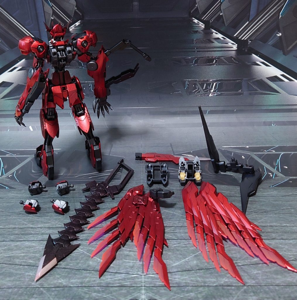 付属品一式。■塗装工程赤1:黒サフ→シャインシルバー→メタリックレッド→光沢赤2:黒サフ→メタリックレッド→光沢オレンジ:グレーサフ→メタリックオレンジ→光沢銀:黒サフ→シャインシルバー→光沢黒:黒サフ→メタリックブラック→光沢顔面グレー:グレーサフ→つや消しツインアイ:鉄華団コンプリートセット付属シール(赤目)を使用翼先端(クリアパープル成型):蛍光レッドガンダムフレーム:黒サフ→ガンメタル→つや消しポリキャップ:PPプライマー→ガンメタル→つや消し剣黒:黒サフ→メタリックブラック→メタリックレッド→光沢剣銀:黒サフ→ブラック→メタルシルバー→メタリックレッド→光沢その他部分塗装、墨入れ:ガンダムマーカー各種(つや消し前に実施)