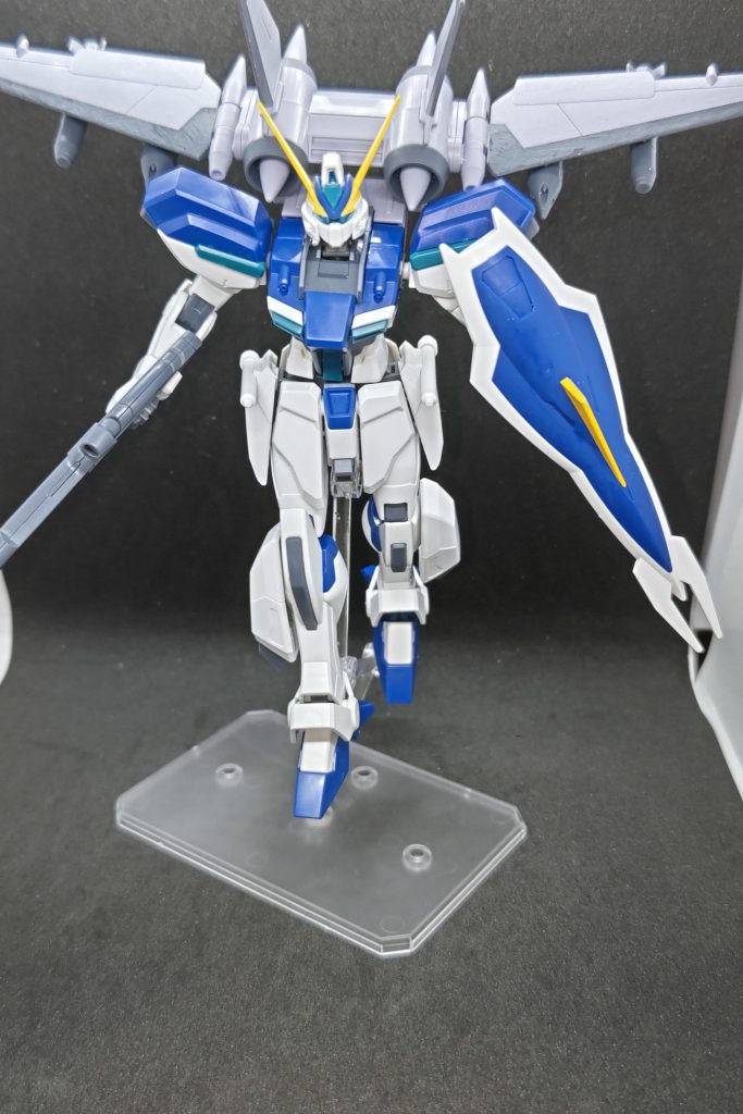 やっぱりジェットストライカーのイメージは強いですね。シール部はクリアーつや消しのガンダムマーカーを筆塗りしてます。実はペン塗りのほうがムラが残らないとかあったりするのでしょうか。エアブラシするのが効果的なのはわかってはいるのですが……