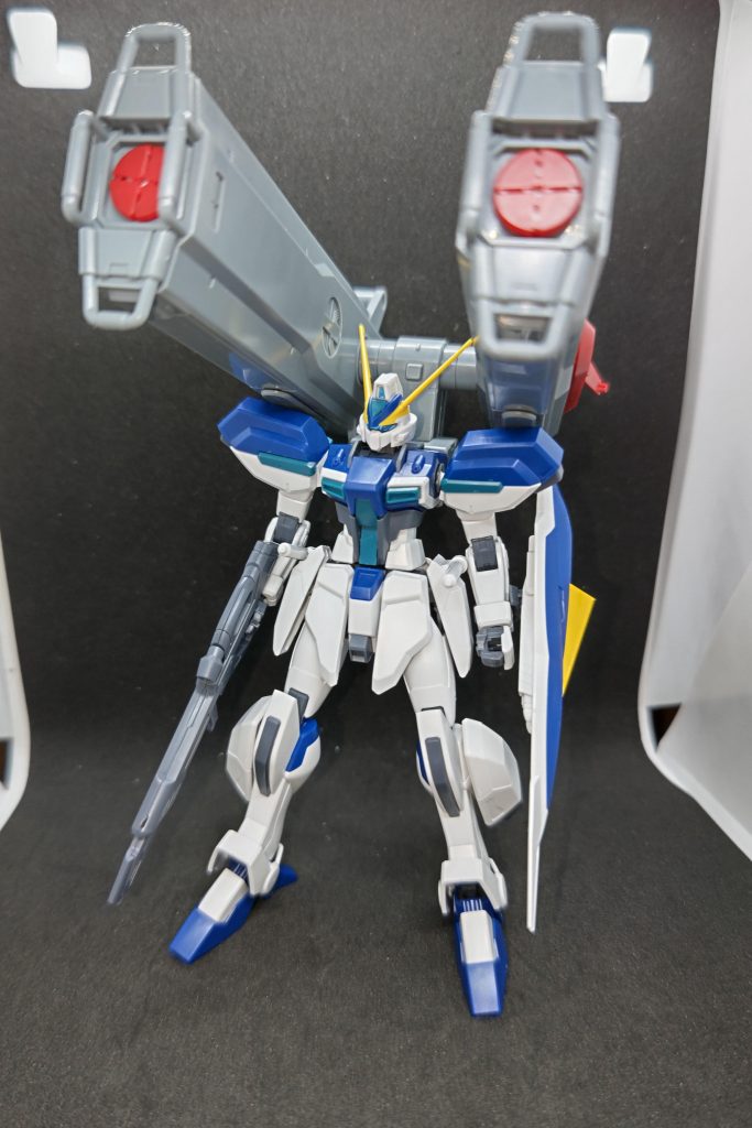 マルチランチャーパック。重量感もあって映えるサイズです。ぶっ放させるポーズにするにはそれなりに頑丈なスタンドが必要そうです。