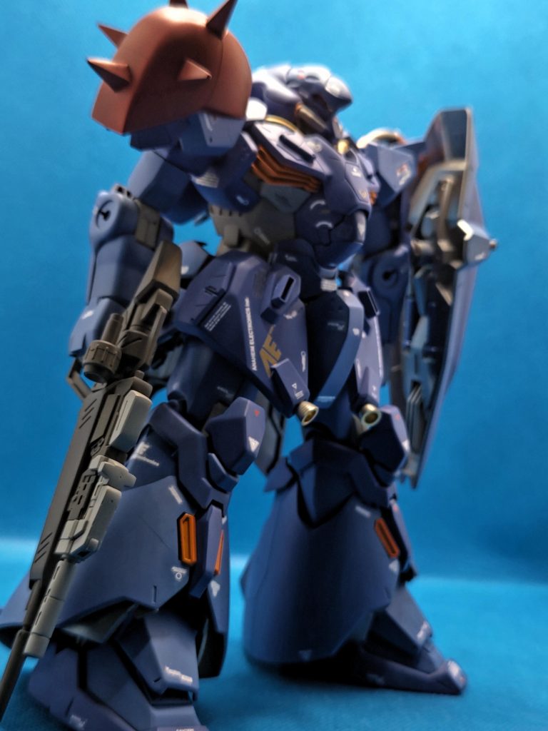 改造箇所スジ彫りライフルスカート胸パネル追加装備しております。各部にバーニャ取り付けにて仕上ております。