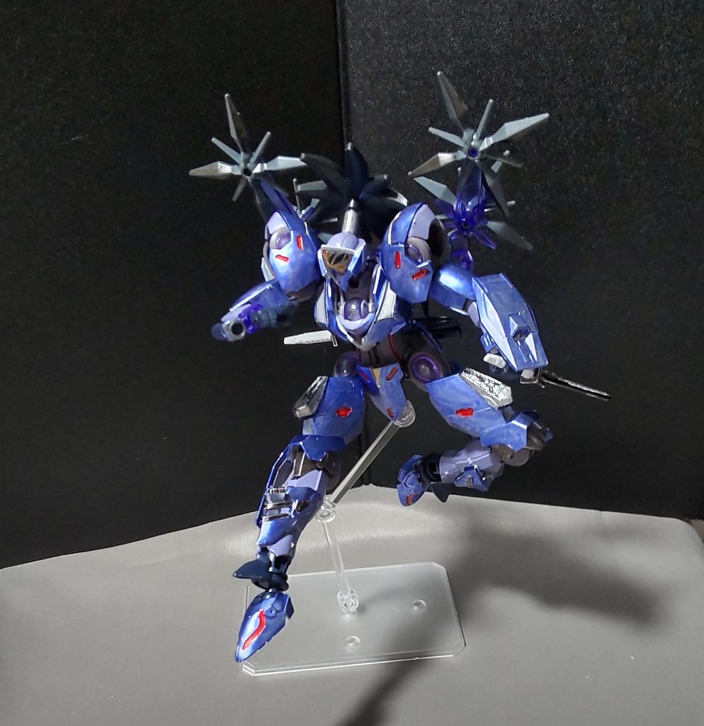 機動性は非常に高いので、その素早さを活かして、キックをお見舞いするぜ。