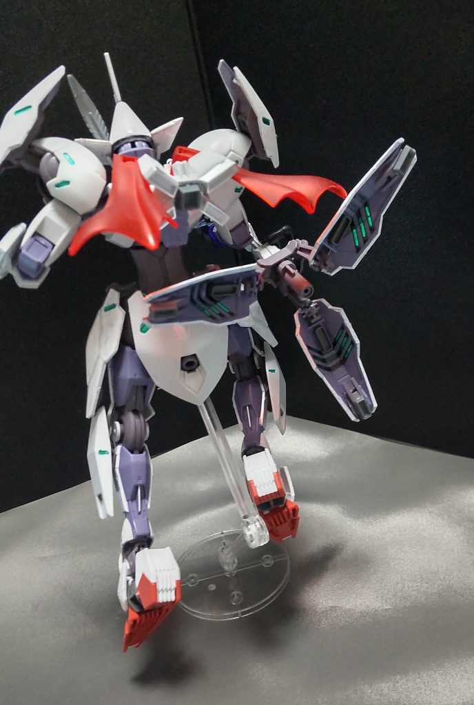 ライフルの後方のトライ・スラスターは、キャリバーンのと同じ様に展開することで、高速移動の補助の役割を持っています。