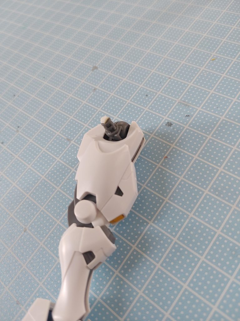 腰関節をこんな感じで適当に延長してみました。