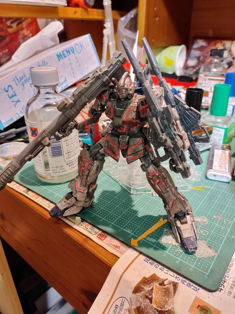 本当は!ジオラマなんて作る気無かったんですよねwガンダム好きの知り合いにジオラマ作ってみたら??って進められたんですよwこれもこれでかっこいいでしょ???