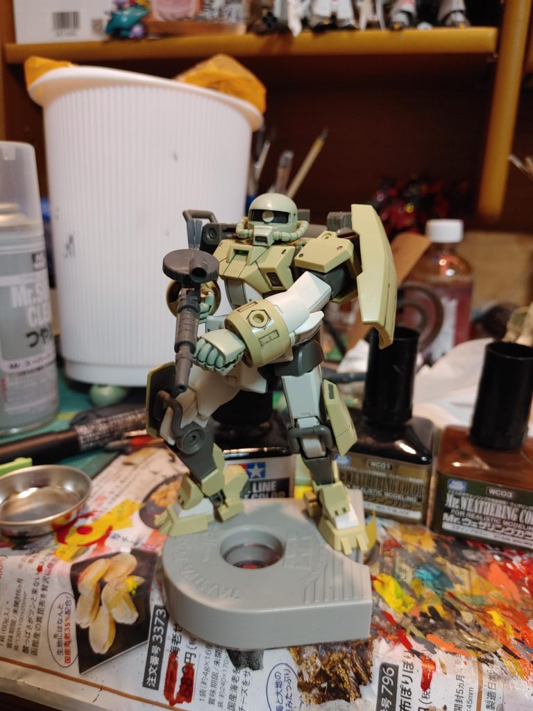 あれですよ！Zガンダムの応急処置の！！それですよ！デミ・トレーナーを修復しようとしたけど頭だけ間に合わなかったからザクにした感じw