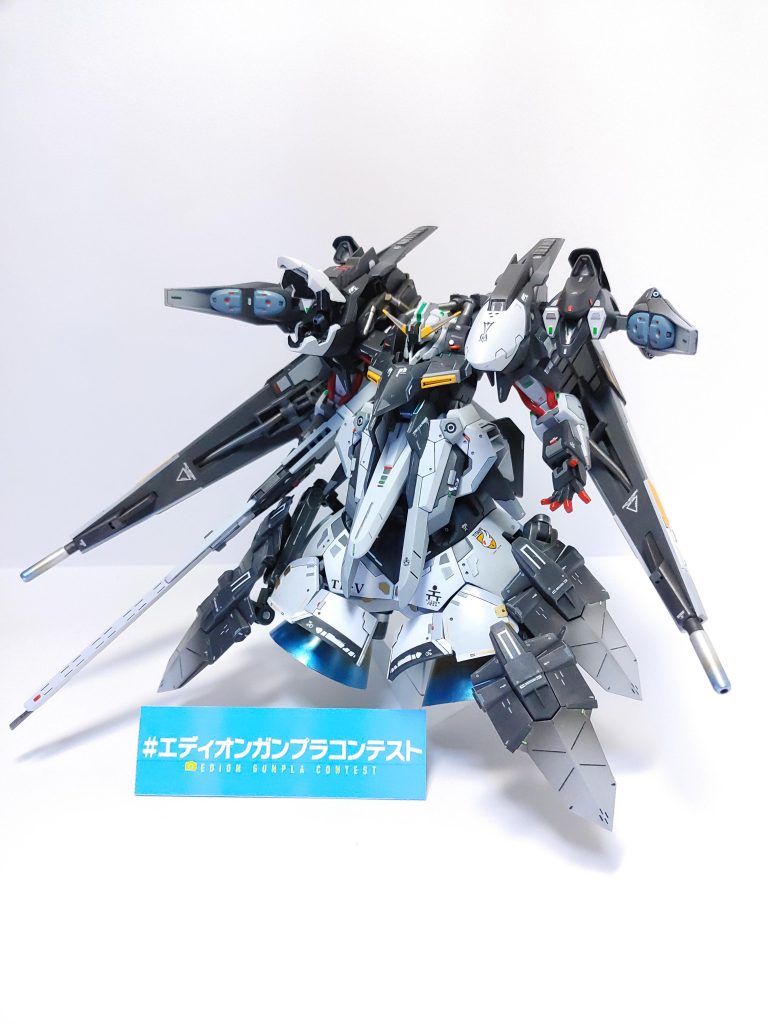 筆塗りによる塗り分けや、スジ彫り・プラ板でのディテール追加で情報量を増やしています。有難い事に、『エディオンガンプラコンテスト2023』 にて、銅賞をいただきました。