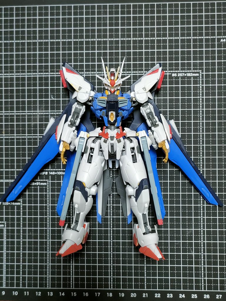 塗装前塗装は筆塗りでしています。