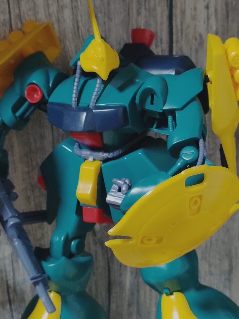 素組み無塗装の状態。旧キットの割には色分け頑張ってたほうじゃないかな。