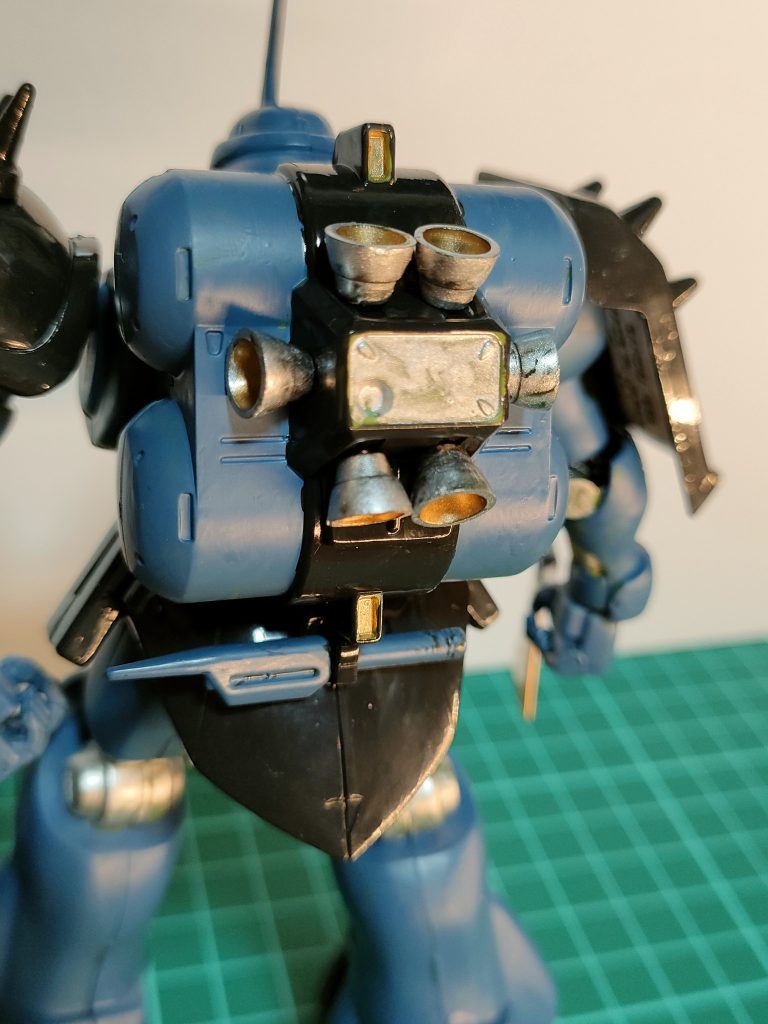 バックパックです。この画像スミ入れ前のやつだった。